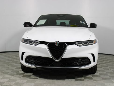 Used 2024 Alfa Romeo Tonale Ti w/ Premium Interior Package image 2