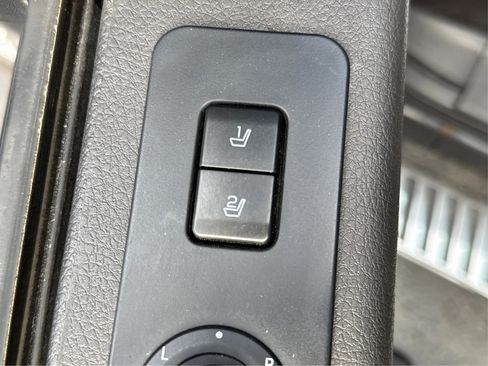 Used 2015 Ford F350 Lariat image 25