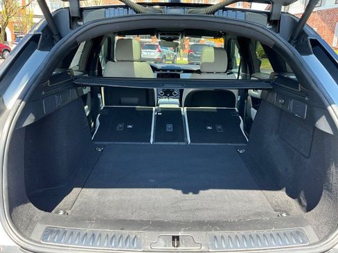 Used 2018 Land Rover Range Rover Velar R-Dynamic SE AWD/4WD image 35