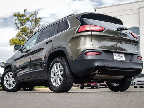 Used 2015 Jeep Cherokee Latitude w/ Comfort/Convenience Group AWD/4WD image 2