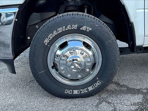 Used 2023 RAM 3500 Tradesman image 9