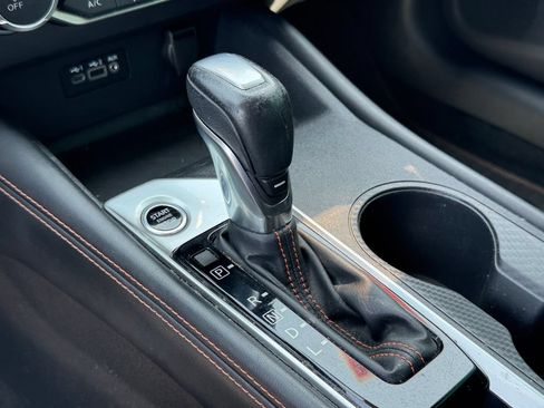 Used 2022 Nissan Altima 2.5 SR w/ Midnight Edition Package FWD image 10