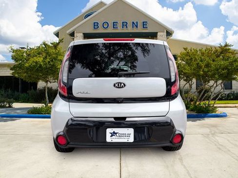 Used 2016 Kia Soul + FWD image 3