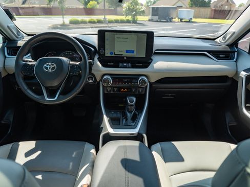 Used 2023 Toyota RAV4 XLE Premium FWD image 18