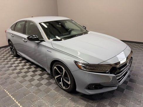 Used 2022 Honda Accord Sport image 2