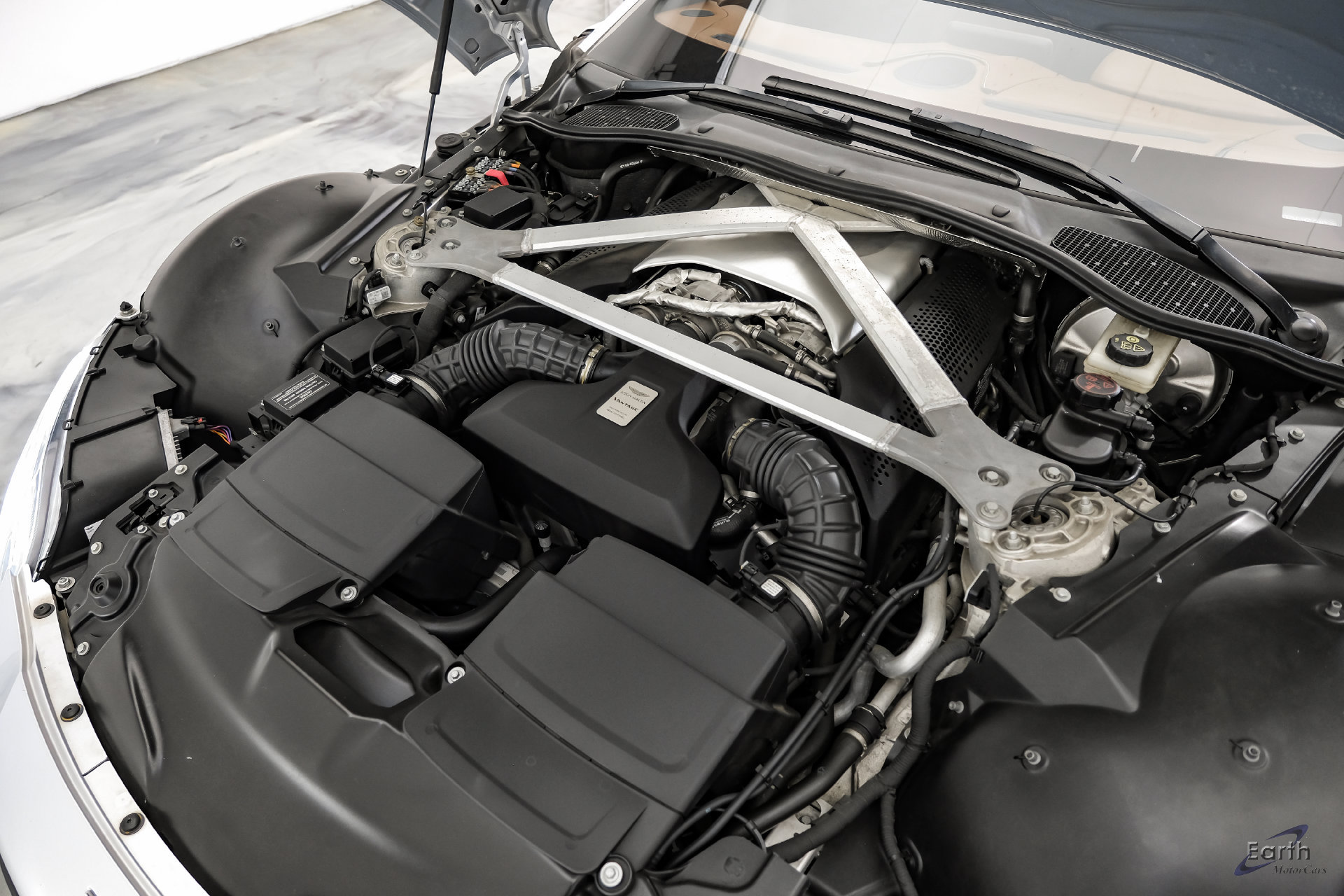Used 2020 Aston Martin V8 Vantage Coupe RWD image 88