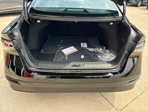 Used 2026 Nissan Sentra SV w/ Floor Mat Package FWD image 8