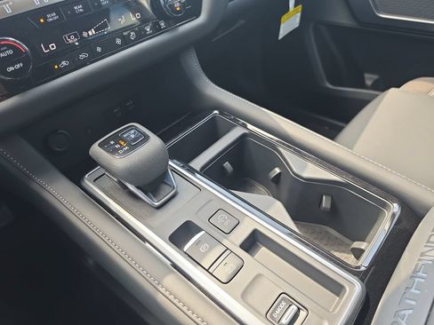 New 2026 Nissan Pathfinder SL FWD image 19