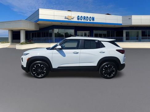 Used 2023 Chevrolet TrailBlazer LT AWD/4WD image 2