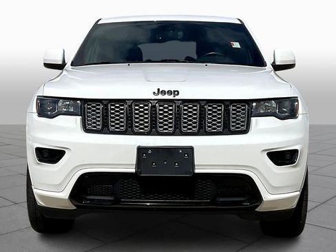 Used 2019 Jeep Grand Cherokee Altitude image 4