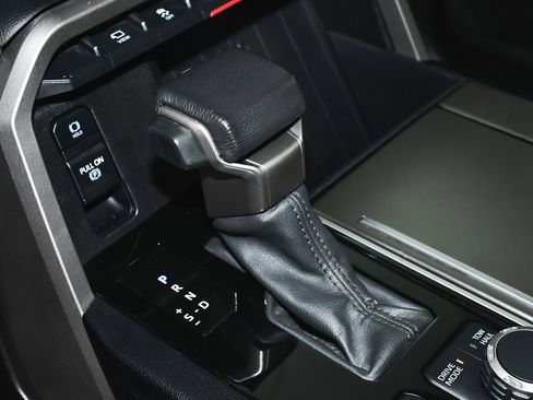 Used 2024 Toyota Sequoia Platinum image 44