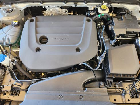 Used 2026 Volvo XC40 B5 Plus w/ Protection Package Premier AWD/4WD image 32