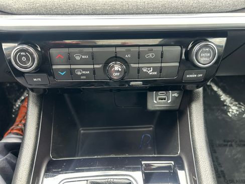 Used 2022 Jeep Compass Latitude w/ Sun and Sound Group AWD/4WD image 20