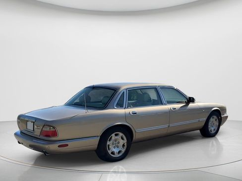 Used 2001 Jaguar XJ Vanden Plas image 1