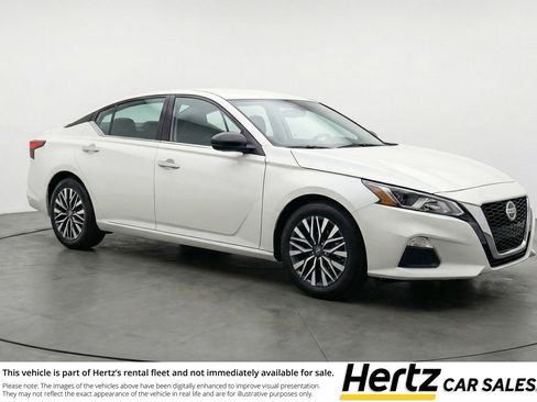 Used 2025 Nissan Altima 2.5 SV image 1