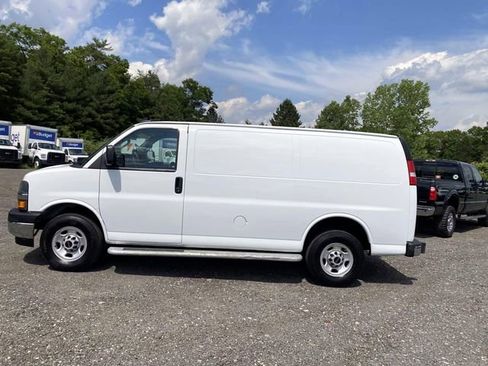 Used 2024 GMC Savana 2500 w/ Driver Convenience Package RWD image 7