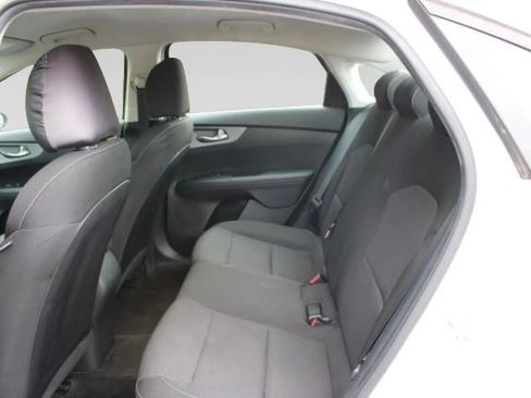 Used 2021 Kia Forte LXS FWD image 8