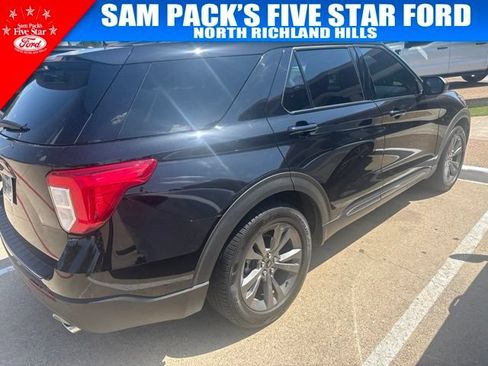Used 2021 Ford Explorer XLT w/ Equipment Group 202A RWD image 4