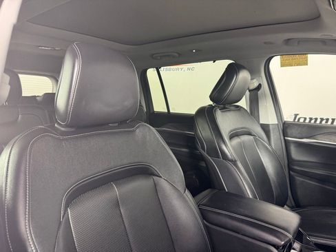 Used 2023 Jeep Grand Cherokee L Limited w/ Luxury Tech Group II image 33