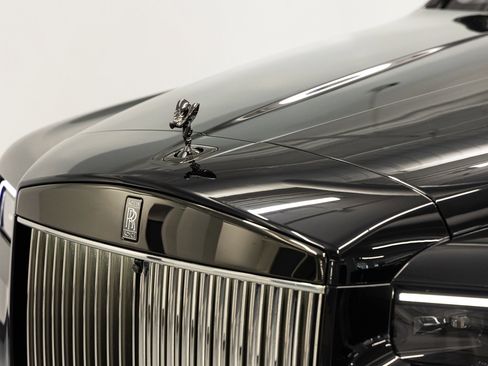 Certified 2025 Rolls-Royce Cullinan Black Badge AWD/4WD image 11