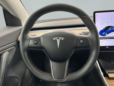 Used 2018 Tesla Model 3 Long Range image 15