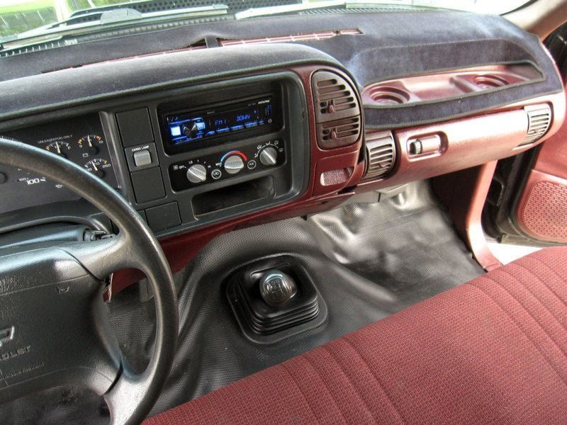 Used 1995 Chevrolet Silverado 1500 2WD Regular Cab image 23