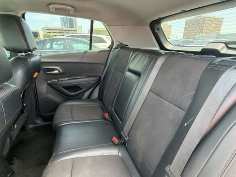 Used 2019 Chevrolet Trax LT w/ LT Convenience Package FWD image 20