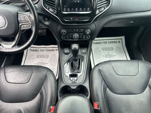 Used 2020 Jeep Cherokee Limited image 11