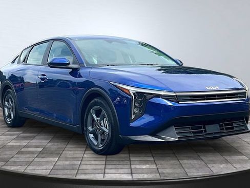 Used 2025 Kia K4 FWD image 3