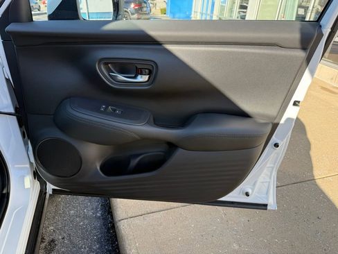 New 2026 Honda HR-V LX image 41