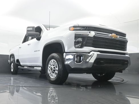 Used 2024 Chevrolet Silverado 2500 LT w/ Convenience Package image 68
