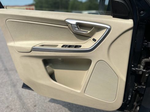 Used 2010 Volvo XC60 T6 image 15