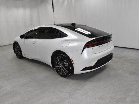 Used 2024 Toyota Prius XLE image 8