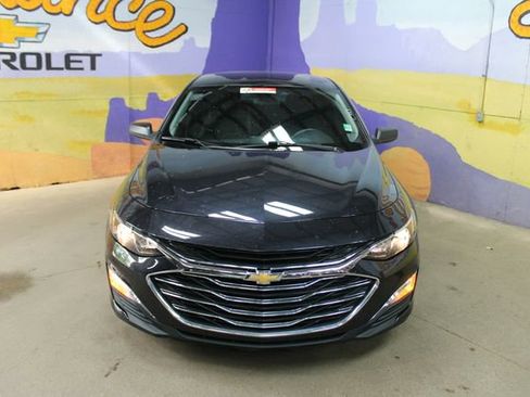 Used 2022 Chevrolet Malibu LS FWD image 2