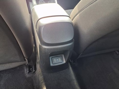 Used 2024 Hyundai Elantra SEL image 14