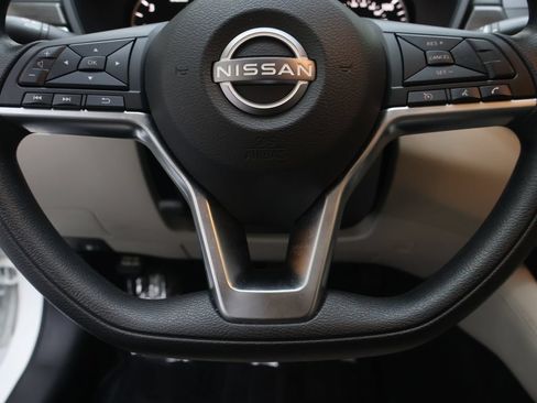 Used 2023 Nissan Altima 2.5 SV FWD image 18