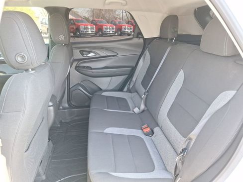 Used 2024 Chevrolet TrailBlazer LT w/ LT Cold Weather Package image 19