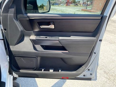 Used 2025 Toyota Tundra SR5 w/ SR5 Premium Package AWD/4WD image 19