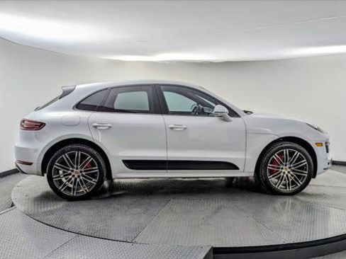 Used 2016 Porsche Macan Turbo image 9