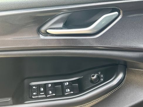 Used 2023 Jeep Grand Cherokee Altitude AWD/4WD image 25