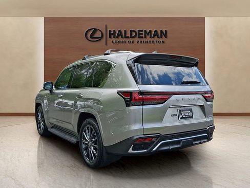 Used 2024 Lexus LX 600 F Sport AWD/4WD image 4