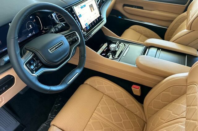 New 2026 Jeep Grand Wagoneer L Summit AWD/4WD image 7