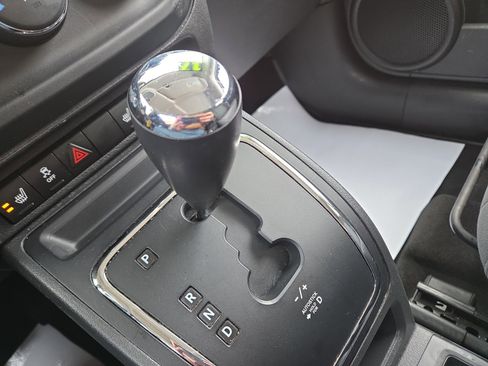 Used 2017 Jeep Patriot Latitude image 23