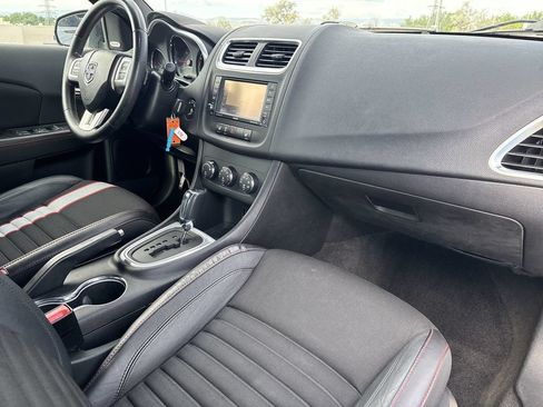 Used 2012 Dodge Avenger R/T FWD image 32