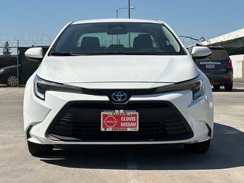 Used 2023 Toyota Corolla LE w/ Carpet Mat Package (TMS) FWD image 11