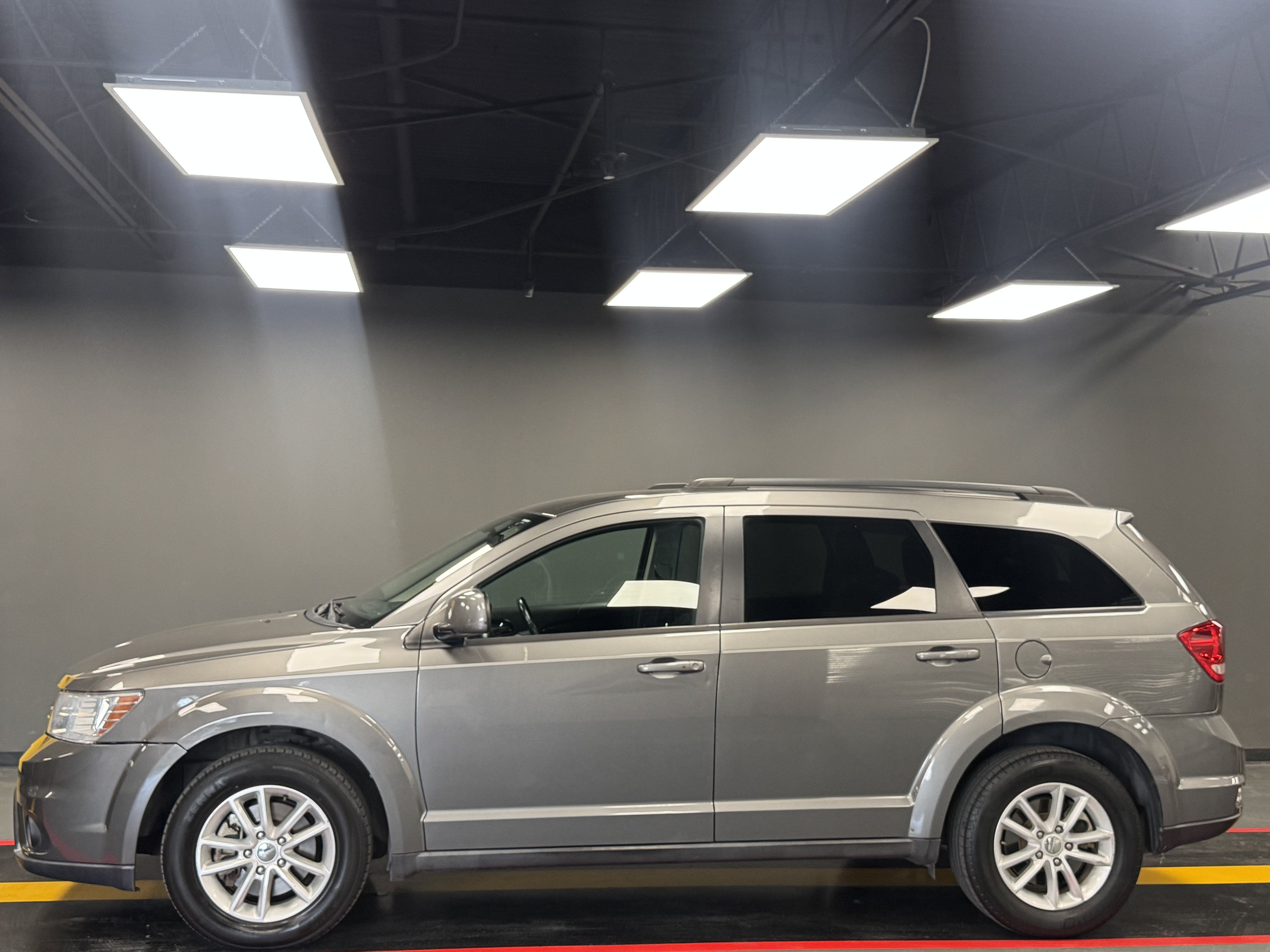 Used 2013 Dodge Journey SXT w/ Flexible Seating Group FWD image 3