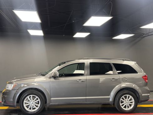 Used 2013 Dodge Journey SXT w/ Flexible Seating Group image 3