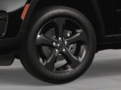 New 2024 Jeep Grand Cherokee Altitude AWD/4WD image 11