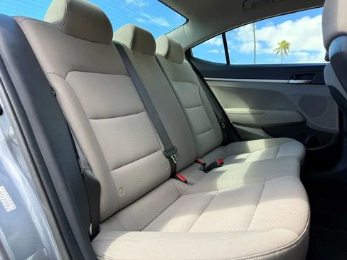 Used 2019 Hyundai Elantra SE image 12