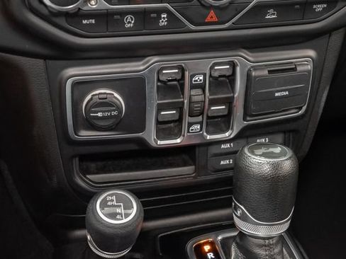 Used 2023 Jeep Wrangler Unlimited Sport AWD/4WD image 18